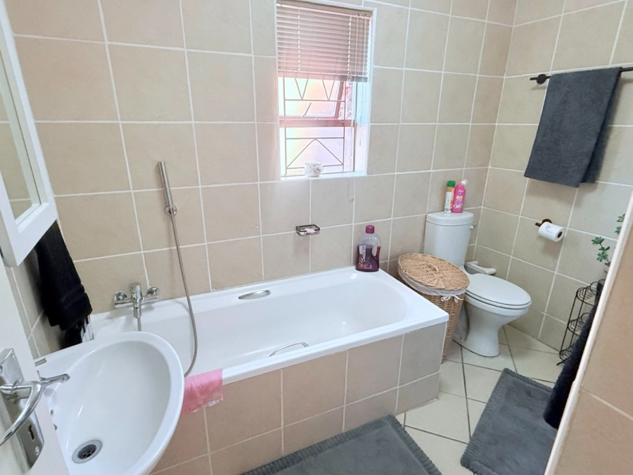2 Bedroom Property for Sale in Windsor Park Eastern Cape